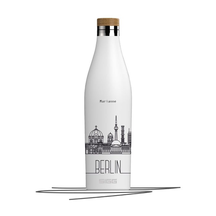 Trinkflasche Berlin | Berlin Design | Trinkflasche mit Berlin Design |Berlin | Berlin Trinkflasche | SIGG | SIGG Trinkflaschen | Trinkflaschen gestalten | Trinkflaschen selber designen | Trinkflasche mit Name | Trinkflasche mit Logo | SIGG Flasche bedrucken | SIGG personalisieren | SIGG Flasche drucken | SIGG Flasche mit Stadt Design | sigg flasche bedrucken | sigg designen | flasche bedrucken lassen | trinfkflasche bedrucken