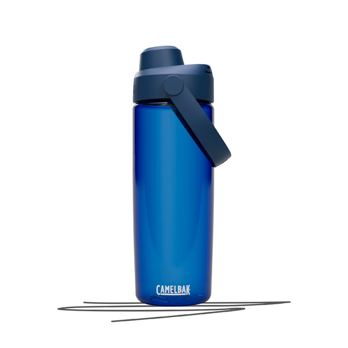 Personalisierte Thrive Chug Trinkflasche 0,6L aus Tritan™ Renew, BPA-frei, auslaufsicher mit Schraubverschluss, ergonomischer Tragegriff & robustes Design für den Alltag. Selber gestalten - Trinkflasche gestalten - CamelBak Trinkflasche gestalten