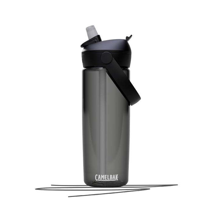 Personalisierte Thrive Flip Straw Trinkflasche 0,6L aus Tritan™ Renew, auslaufsicher mit Trinkhalm-Ventil, BPA-frei, leicht & wiederverwendbar für den Alltag. Selber gestalten - Trinkflasche gestalten - CamelBak Trinkflasche gestalten
